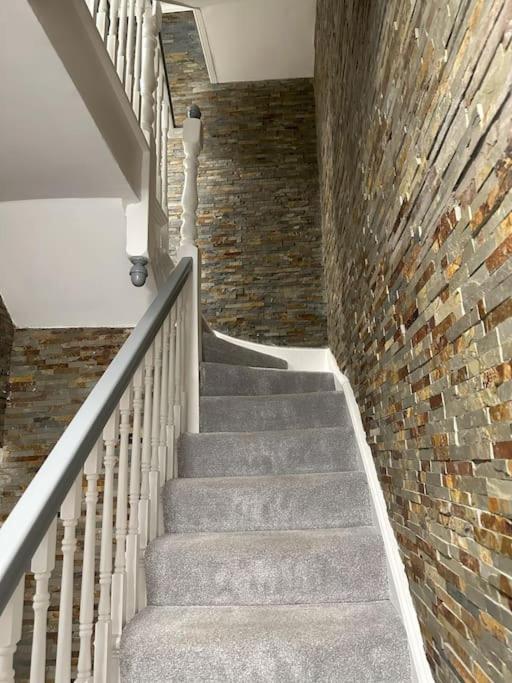 High Wycombe Centre- 2 Bed Flat Apartment Exterior photo