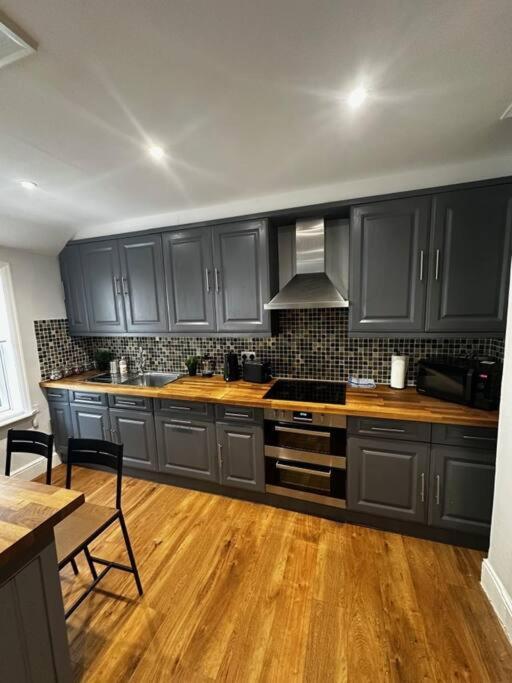 High Wycombe Centre- 2 Bed Flat Apartment Exterior photo